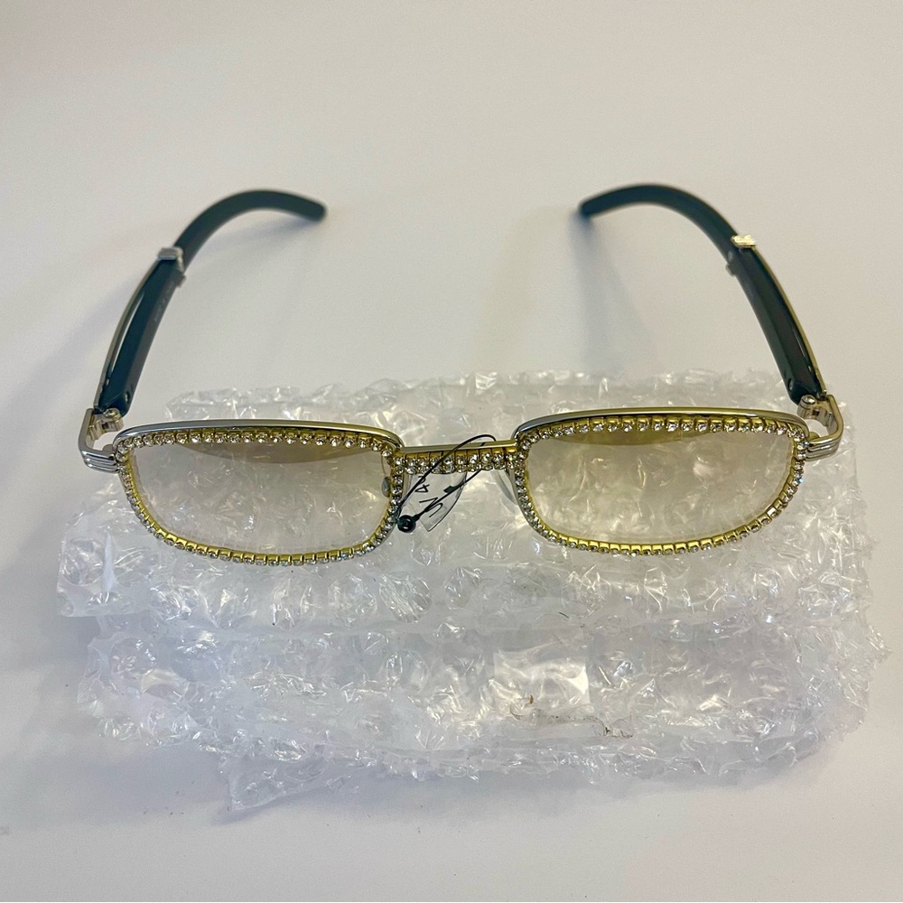 Elegant Gold and Black Unisex Sunglasses